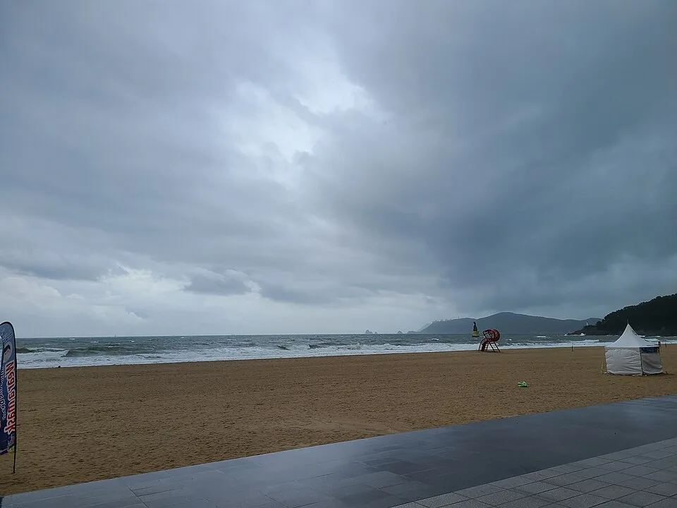 2021년 8월 21일 촬영한 해운대해수욕장 해변과 바다